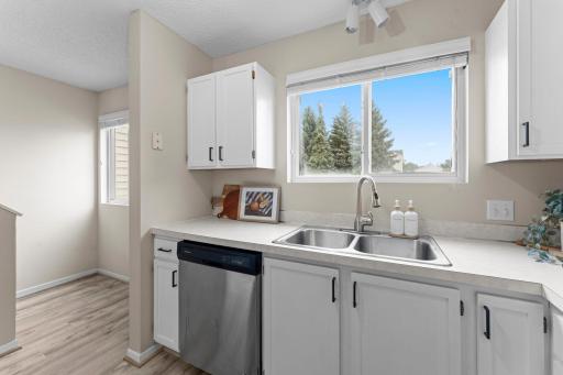 13092 Murdock Terrace, Eden Prairie, MN 55347