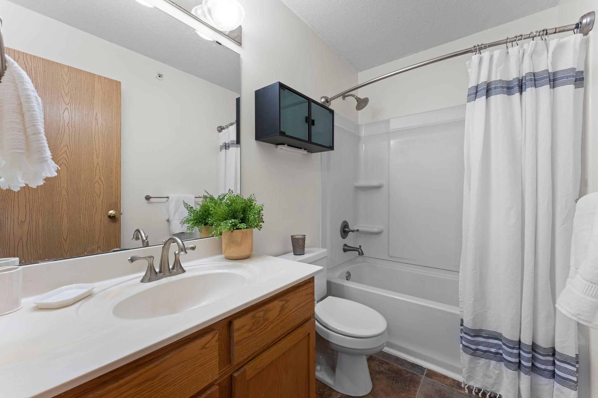 Upper level full bathroom