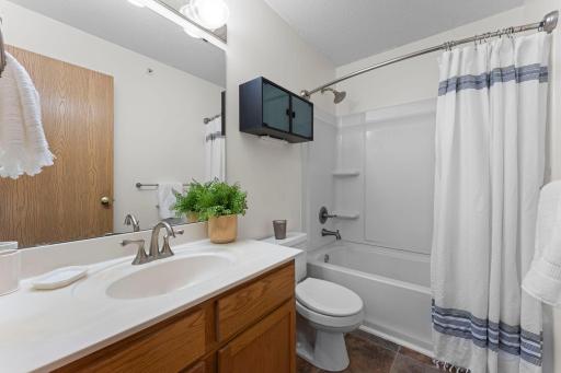 13092 Murdock Terrace, Eden Prairie, MN 55347