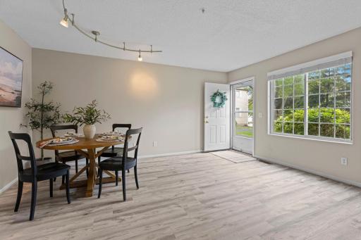 13092 Murdock Terrace, Eden Prairie, MN 55347
