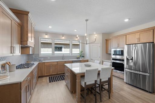 17755 Ellsworth Drive, Lakeville, MN 55044