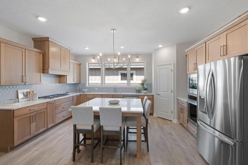 17755 Ellsworth Drive, Lakeville, MN 55044