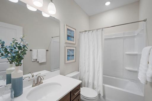 17755 Ellsworth Drive, Lakeville, MN 55044