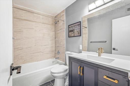 19 S 1st Street, B703, Minneapolis, MN 55401