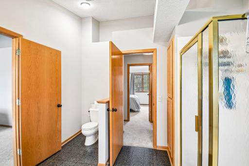 1075 Fallbrook Lane, Woodbury, MN 55125