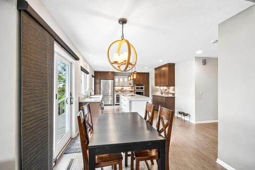 1075 Fallbrook Lane, Woodbury, MN 55125