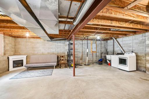 1075 Fallbrook Lane, Woodbury, MN 55125