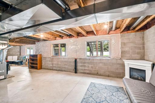 1075 Fallbrook Lane, Woodbury, MN 55125