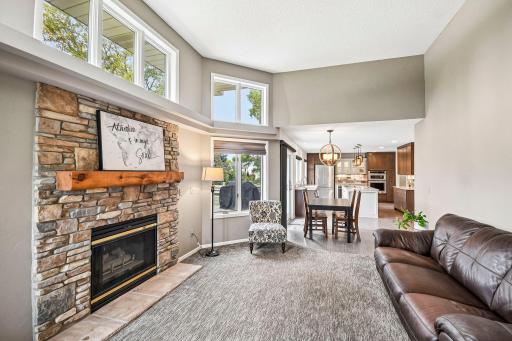 1075 Fallbrook Lane, Woodbury, MN 55125