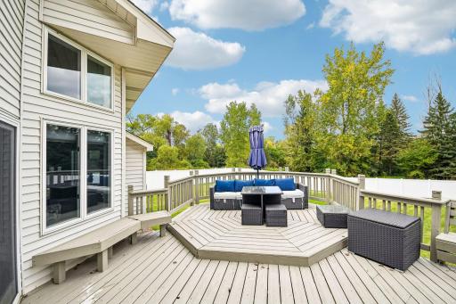 1075 Fallbrook Lane, Woodbury, MN 55125
