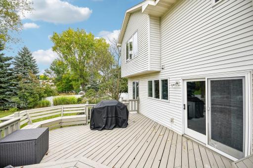 1075 Fallbrook Lane, Woodbury, MN 55125