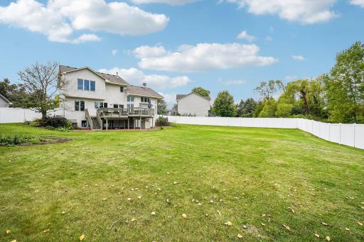 1075 Fallbrook Lane, Woodbury, MN 55125