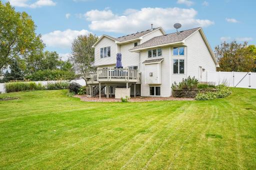 1075 Fallbrook Lane, Woodbury, MN 55125