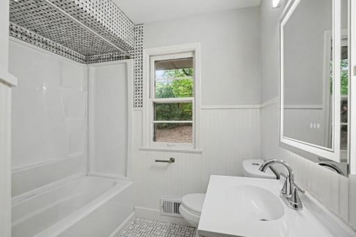 6117 France Avenue S, Edina, MN 55410