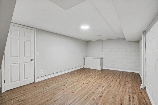6117 France Avenue S, Edina, MN 55410