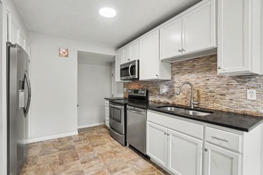 6117 France Avenue S, Edina, MN 55410
