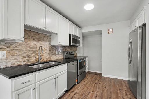 6117 France Avenue S, Edina, MN 55410