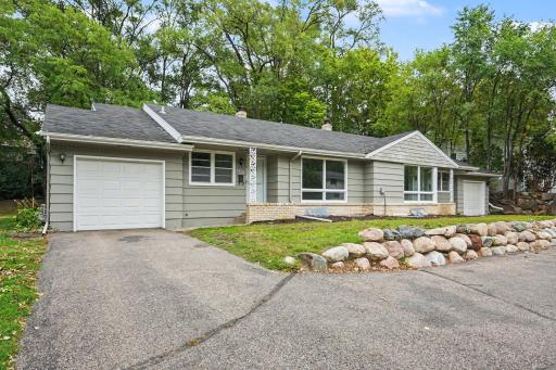 6117 France Avenue S, Edina, MN 55410