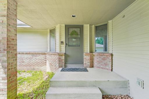 8912 Vincent Place, Minneapolis, MN 55431