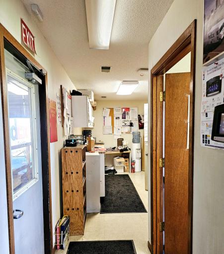 4493 Highway 12 E, Willmar, MN 56201