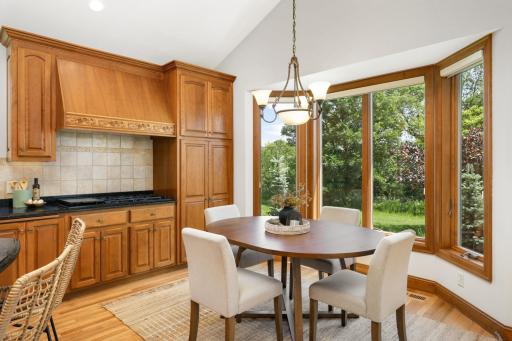 9721 Frontier Lane, Lakeville, MN 55044