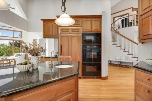 9721 Frontier Lane, Lakeville, MN 55044
