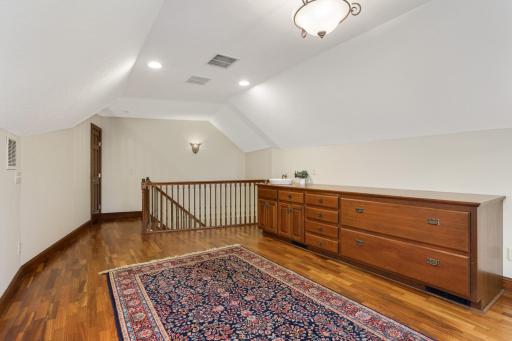 9721 Frontier Lane, Lakeville, MN 55044