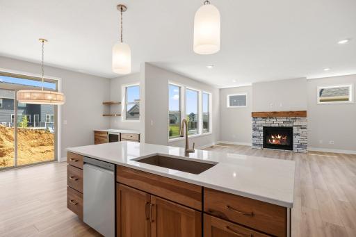 17924 Headwaters Drive, Lakeville, MN 55044