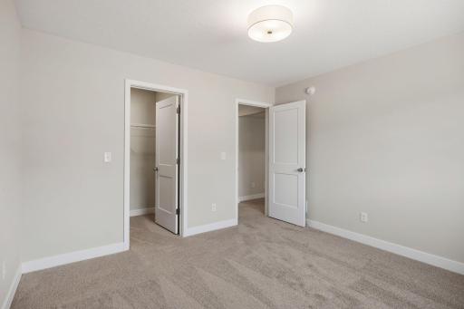 17924 Headwaters Drive, Lakeville, MN 55044