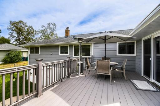 Large 22 X 12 composite deck just off of the main floor family room
