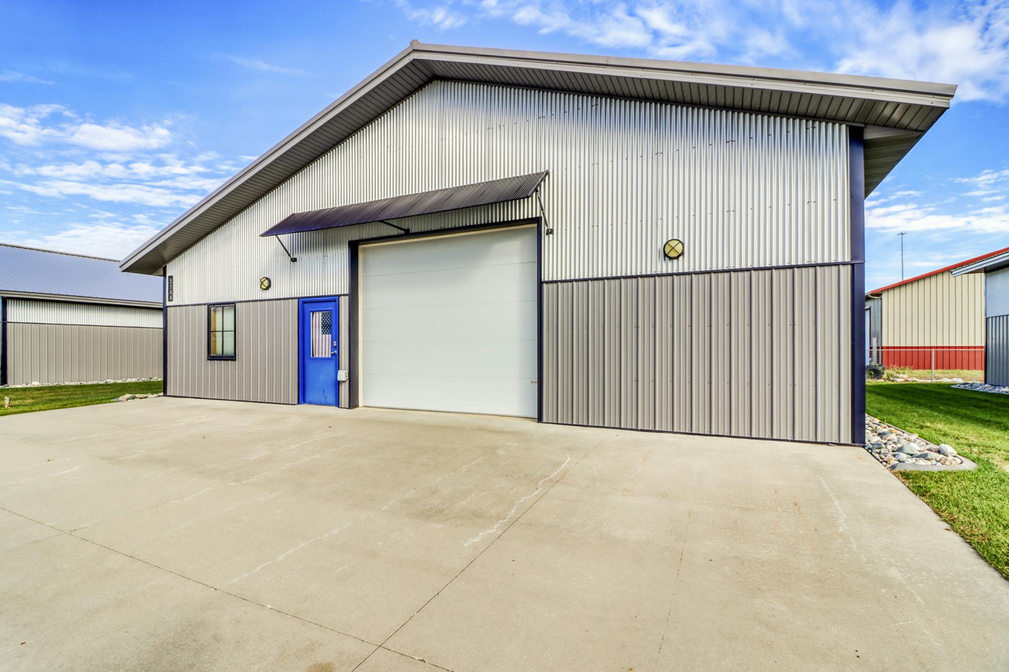 Exterior1_2.JPG