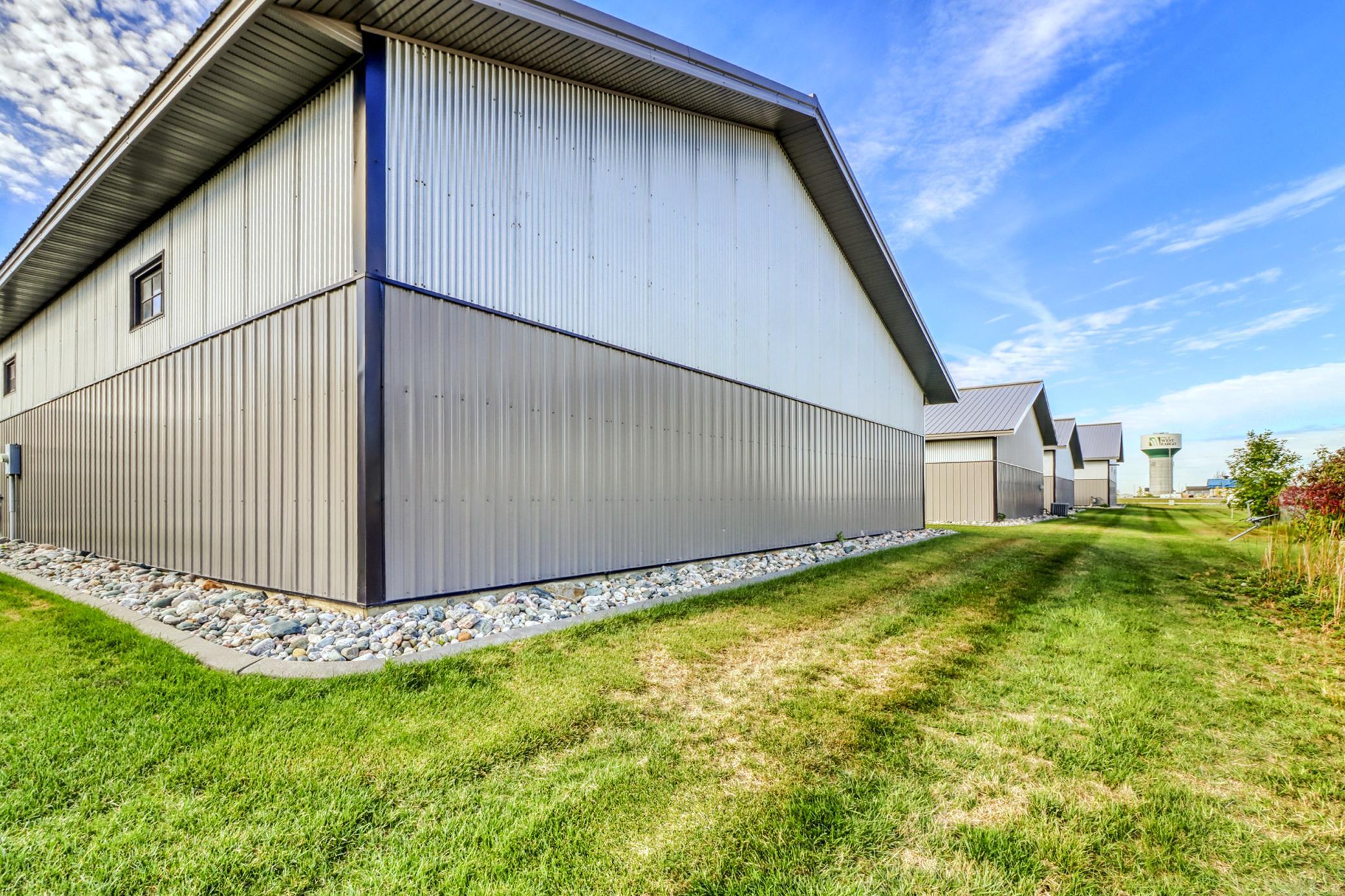 Exterior1_3.JPG