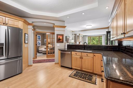 11460 Fairfield Road W, 103, Minnetonka, MN 55305