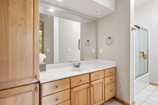 11460 Fairfield Road W, 103, Minnetonka, MN 55305