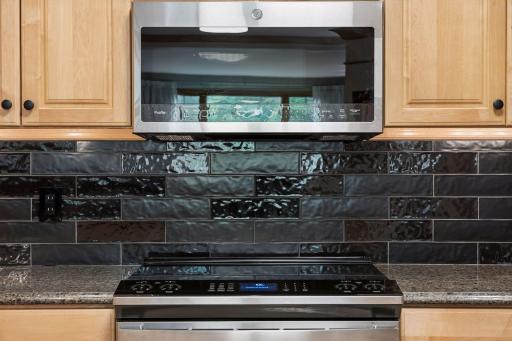 11460 Fairfield Road W, 103, Minnetonka, MN 55305