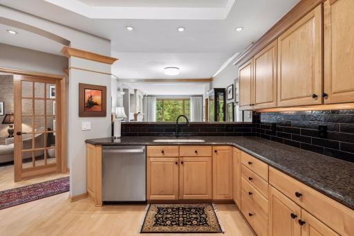 11460 Fairfield Road W, 103, Minnetonka, MN 55305