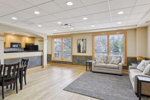 11460 Fairfield Road W, 103, Minnetonka, MN 55305