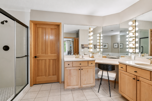11460 Fairfield Road W, 103, Minnetonka, MN 55305