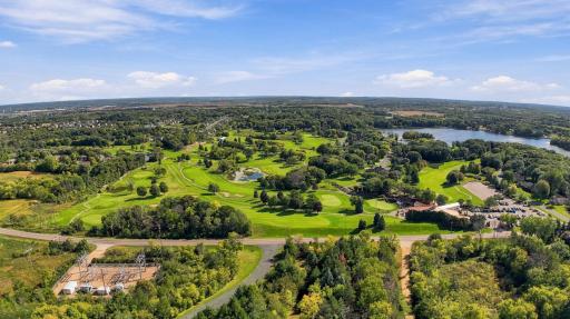 Near beautiful Stonebrooke Golf Club in Shakopee!