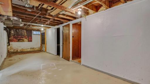 5565 N Shore Drive, Eau Claire, WI 54703