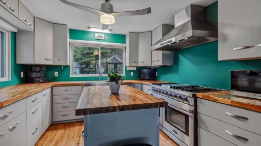 5565 N Shore Drive, Eau Claire, WI 54703