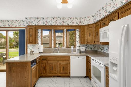 10205 27th Avenue N, Plymouth, MN 55441