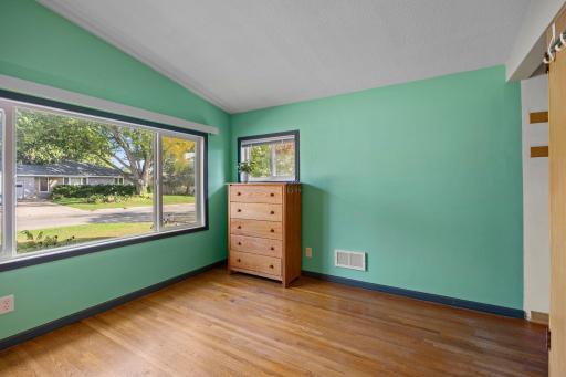 1279 Smith Avenue S, Saint Paul, MN 55118