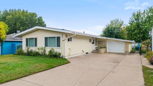 1279 Smith Avenue S, Saint Paul, MN 55118