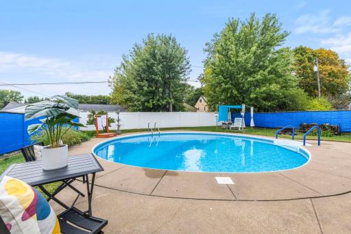 1279 Smith Avenue S, Saint Paul, MN 55118