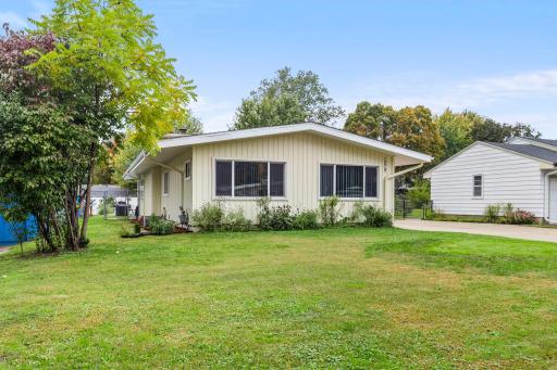 1279 Smith Avenue S, Saint Paul, MN 55118