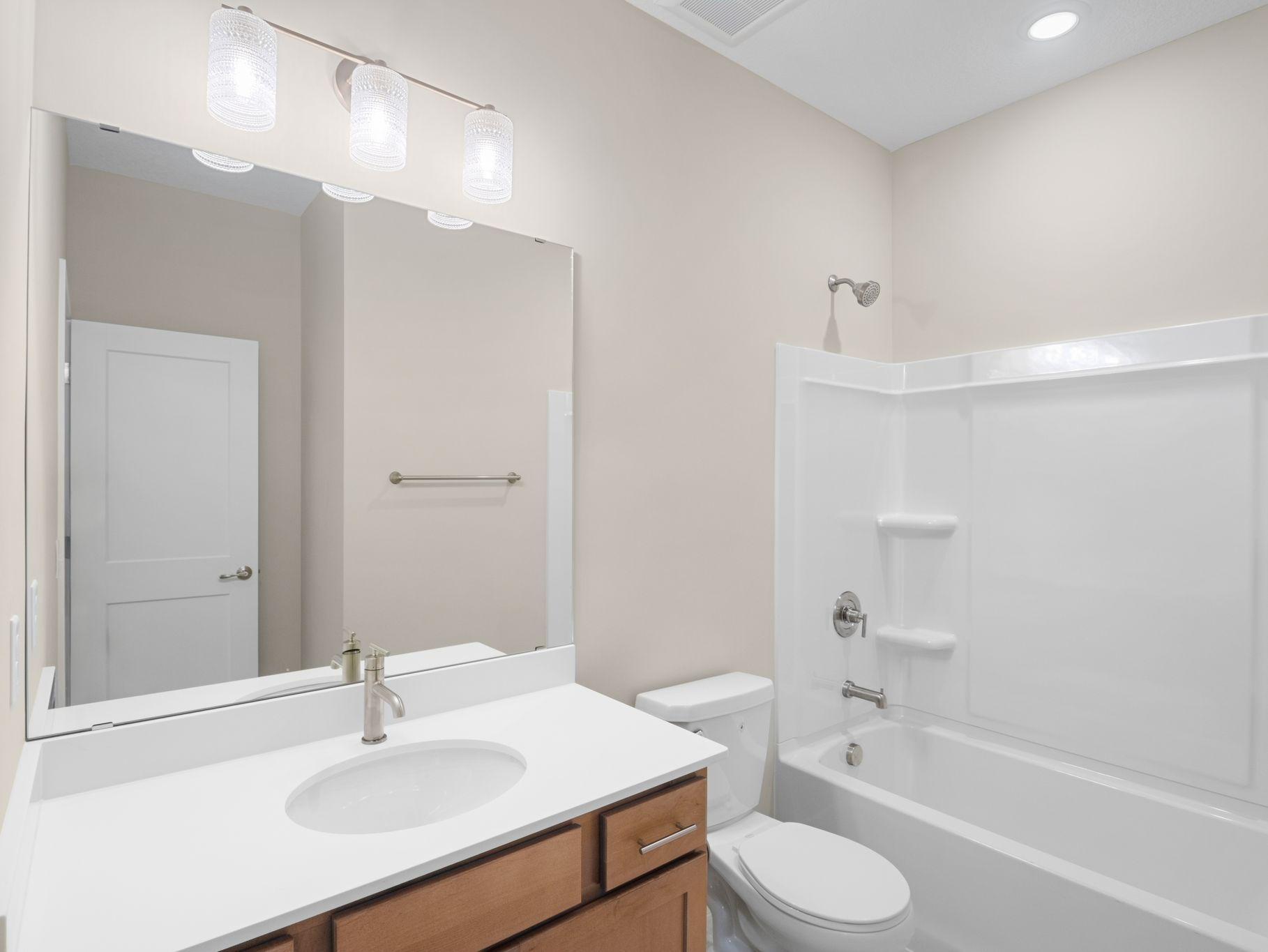 Guest Bath around the corner