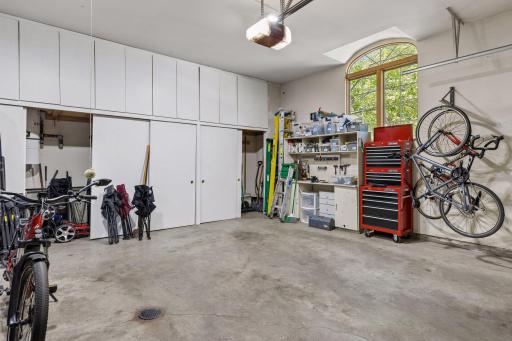 2841 Ella Lane, Minnetonka, MN 55305