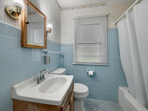 961 California Avenue W, Saint Paul, MN 55117