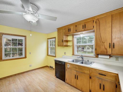 961 California Avenue W, Saint Paul, MN 55117